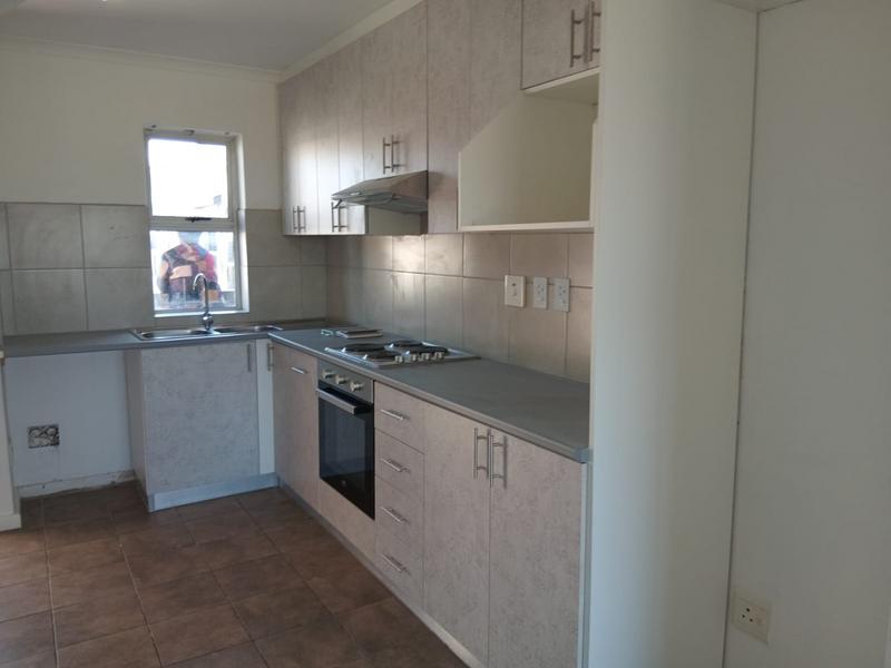 To Let 2 Bedroom Property for Rent in Uitzicht Western Cape
